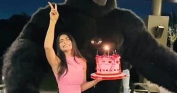  أسماء جلال تحتفل بعيد ميلادها الـ30