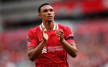 سلوت: أرنولد قدم الكثير لليفربول ويستحق الاحتفال بكأس البريميرليج   