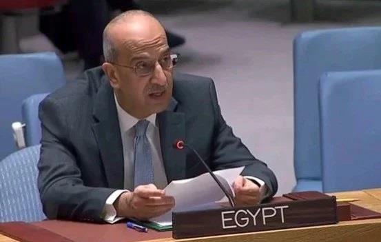 مندوب مصر لدي الأمم المتحدة: مصر لعبت دورًا رئيسيًا في تيسير الاستجابة الإنسانية لقطاع غزة منذ 2023