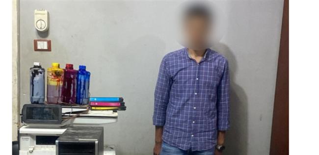 ضبط المدير المسؤول عن شركة لإلحاق العمالة بالخارج "بدون ترخيص" بالفيوم
