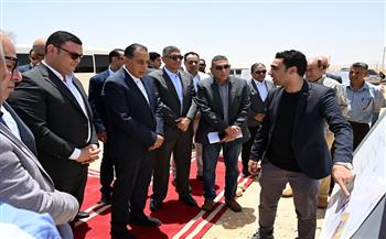 رئيس الوزراء يتابع موقف تنفيذ أعمال الطرق والمرافق بتوسعات مدينة الشيخ زايد  