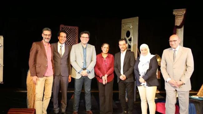 وزير الثقافة يشهد العرض المسرحي “فريدة” بقصر ثقافة الأنفوشي 