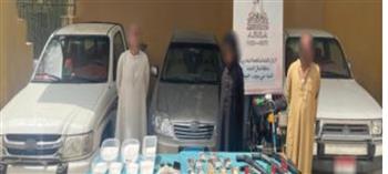 مصرع عنصرين إجراميين وضبط مخدرات بـ23 مليون جنيه في مداهمة بؤر بقنا وأسوان