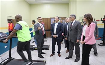 محافظ الجيزة يزور مركز إمبابة لعلاج وتأهيل مرضى الإدمان ويوجه بدعم المتعافين