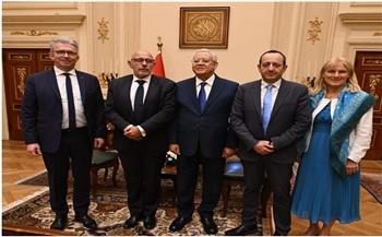 رئيس مجلس النواب يلتقي وفد العلاقات مع دول المشرق بالبرلمان الأوروبي 