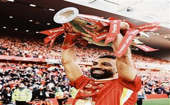 محمد صلاح يحتفل بلقب الدوري الإنجليزي مع جمهور ليفربول