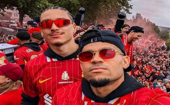 دياز ونونيز بتألقان في احتفالات ليفربول بلقب الدوري الإنجليزي 