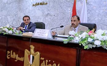 محافظ سوهاج: ترسية أول فندق 5 نجوم .. و117 فداناً للاستثمار الداجني ضمن خطة دعم الاستثمار
