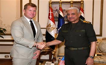  الفريق أول عبد المجيد صقر يلتقى عضو لجنة الخدمات المسلحة بمجلس الشيوخ الأمريكي 
