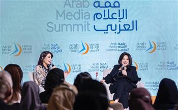 بعد جائزة أفضل برنامج ثقافي.. إسعاد يونس: سعيدة بوجودى في قمة الإعلام العربي