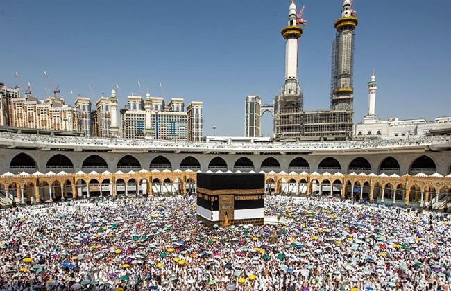 غرفة عمليات بعثة حج الجمعيات الأهلية بالأراضي المقدسة تراجع خطة التصعيد لعرفات