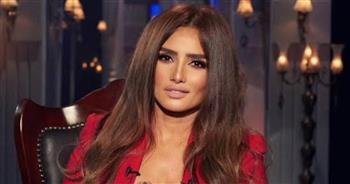 في واقعه كمبوند زايد....كاميرات المراقبة تؤكد اقوال زينه ولم ترصد قيادتها لسيارتها