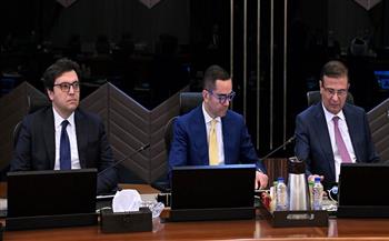 وزير الاستثمار والتجارة الخارجية يقدّم عرضًا بشأن إعداد خريطة استثمارية وطنية شاملة