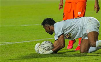طرد محمد شيكا حارس فاركو أمام الأهلي