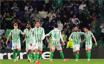 باكامبو يقود هجوم ريال بيتيس ضد تشيلسي فى نهائي دوري المؤتمر الأوروبي