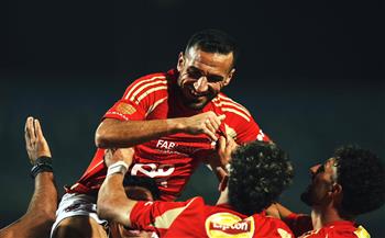 33 لاعبًا شاركوا في مشوار تتويج الأهلي بالدوري رقم 45