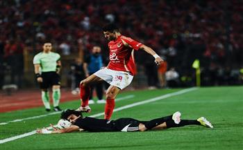 الدقيقة 30.. الأهلي 1-0 فاركو