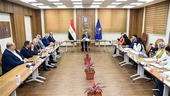 رئيس هيئة الدواء يبحث مع ممثلي الصناعة تعزيز صادرات الدواء وتسهيل الإجراءات التنظيمية