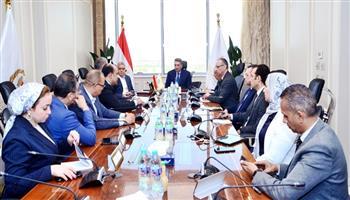وزارة التموين تبحث مع شركات كبرى رفع كفاءة المنافذ وتحسين سلاسل التوزيع 