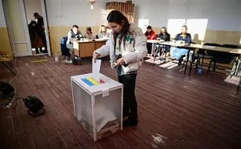 رومانيا: الناخبون يعودون إلى صناديق الاقتراع بعد ستة أشهر من إلغاء الانتخابات الرئاسية