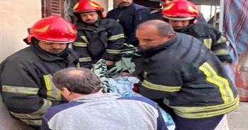 في لفته إنسانية.. الشرطة تنقل سيدة غير قادرة على الحركة للمستشفى بالقاهرة