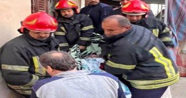في لفته إنسانية.. الشرطة تنقل سيدة غير قادرة على الحركة للمستشفى بالقاهرة