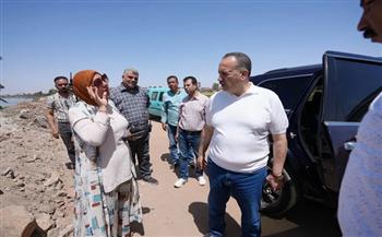 محافظ أسيوط يتفقد موقعًا مقترحًا لإنشاء كورنيش جديد بقرية بني محمديات على ضفاف النيل 