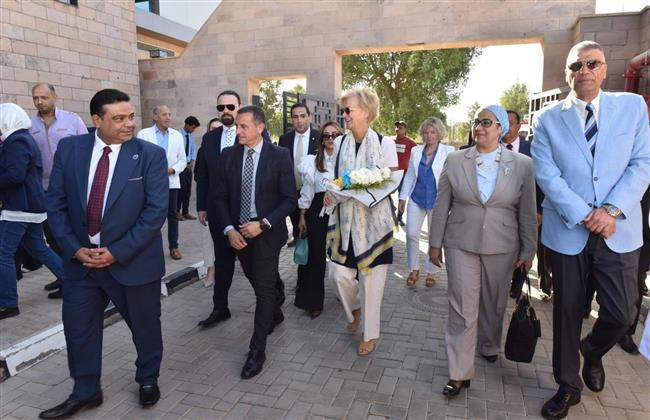 "الرعاية الصحية" تستقبل سفيرة الاتحاد الأوروبي ورئيس قومي المرأة ومحافظ أسوان في زيارة للمستشفيات