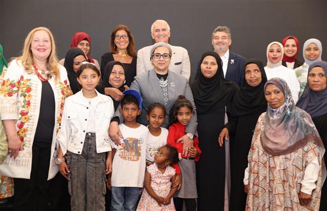 "قومي المرأة" ينظم زيارة ميدانية لتفقد خدمات برنامج "تحويشة" ومشروع "بطاقتك حقوقك"  