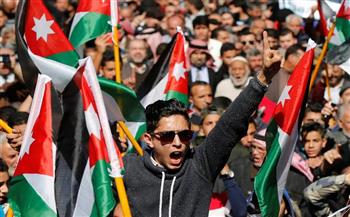 من العمل السياسى إلى حمل السلاح والعزلة والحظر «التنظيم».. السقوط إلى الهاوية