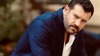 "الناس كلها كانت بتحبك".. عمرو يوسف ينعى المنتج وليد مصطفى
