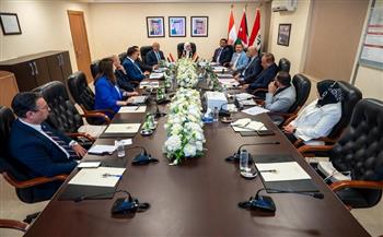 مصر تشيد بالتعاون مع الأردن والعراق في مجالات النقل وإنجازات شركة الجسر العربي