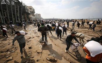 وكالة الأنباء الفلسطينية: 20 إصابة على الأقل برصاص الاحتلال قرب نقطة توزيع طعام وسط قطاع غزة