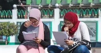 جدول امتحانات الثانوية العامة 2025 لطلاب النظامين الجديد والقديم ورابط النماذج الاسترشادية  