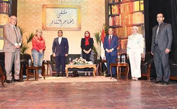 ملتقى الهناجر الثقافي يناقش دور المؤسسات في قضايا التغير المناخي.. صور