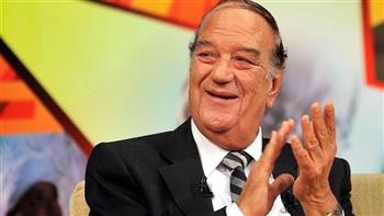 ياسر جلال يرثي حسن حسني في ذكرى وفاته