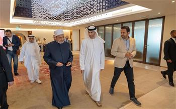 شيخ الأزهر يغادر مطار دبي متوجهًا إلى القاهرة عقب مشاركته في قمة الإعلام العربي