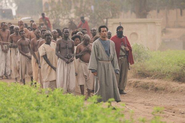 محمد رمضان يروج لفيلم "أسد": لا سلام لقلوب تكره الحرية
