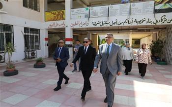 محافظ الجيزة يتفقد لجان امتحانات الشهادة الإعدادية.. ويؤكد توفير بيئة امتحانية ملائمة