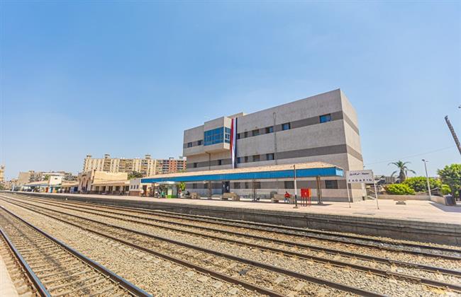 وزير النقل يعلن دخول أبراج الإشارات الرئيسية في عدة محطات