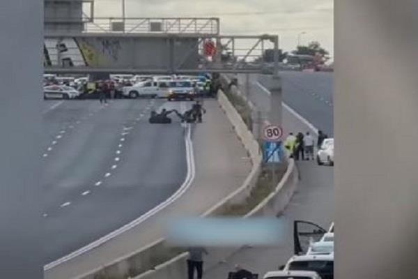 قنبلة مغلّفة بعلم إسرائيل تثير استنفارًا أمنيًا جنوب تل أبيب