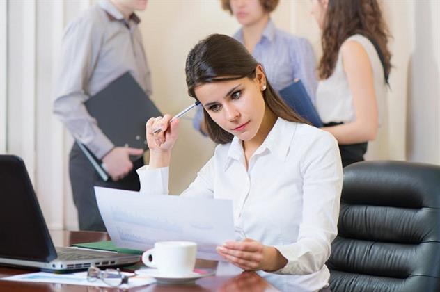 للمرأة العاملة.. كيف تدافعين عن حقك دون انفعال؟