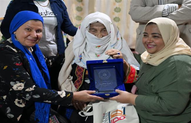 الثقافة تكرم المناضلة السيناوية فرحانة في ملتقي المرأة الحدودية بالعريش