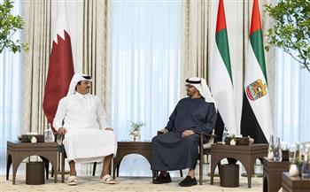 رئيس دولة الإمارات وأمير قطر يبحثان في أبوظبي سبل تعزيز التعاون والعمل المشترك
