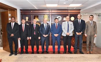وزير الرياضة يستقبل رئيس الاتحاد الدولي للسلاح ويكرّمه