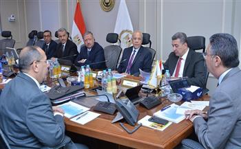 لضمان توافر الأسعار واستقرارها.. وزير التموين يعقد اجتماعا مع رئيس شركة "قها" للأغذية