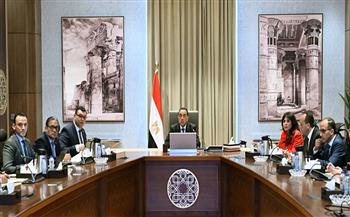 رئيس الوزراء يتابع مع وزير الإسكان عددا من ملفات عمل الوزارة 