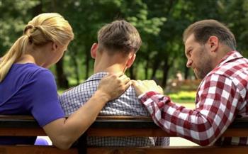 لو ابنك في سن المراهقة.. إليكِ استراتيجيات فعالة للتعامل معه
