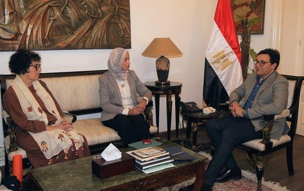 وزير الثقافة يبحث مع «جمعية المكنز الإسلامي» تعزيز التعاون في تدريب الكوادر وحفظ التراث