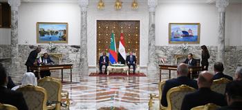 الرئيس السيسي ورئيس جمهورية جزر القُمر يشهدان التوقيع على عدد من الاتفاقيات ومذكرات التفاهم بين البلدين